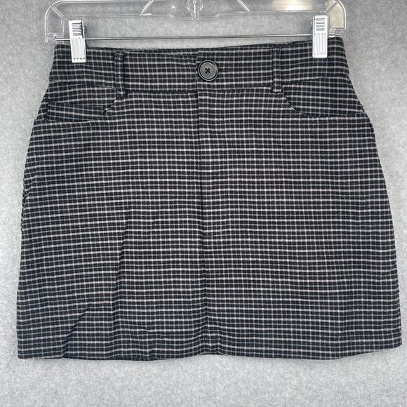 G1014 Forever21 Checkered Mini Skirt Size Medium - Picture 1 of 6
